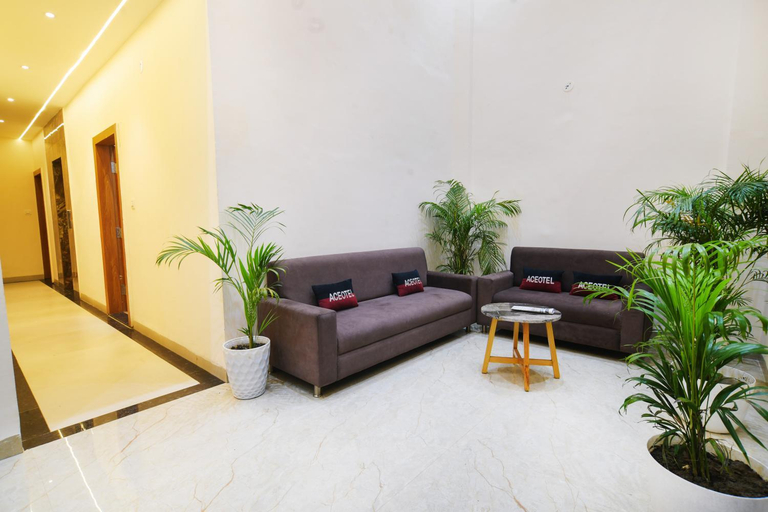 Public Area 2, Aceotel Inn Vijay Nagar, Indore