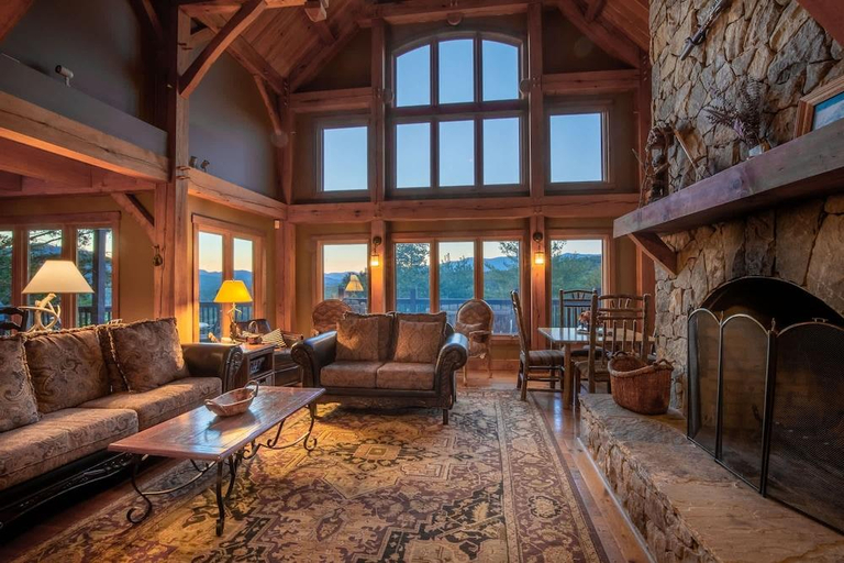 Others 2, Luxury Lakeview Cabin With Hot Tub and Game Room, Swain