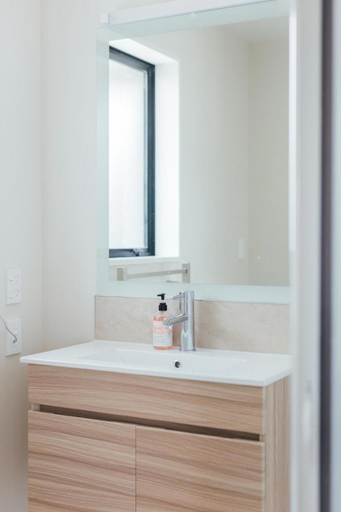 Bathroom 3, Bluebird Apartment, Mackenzie