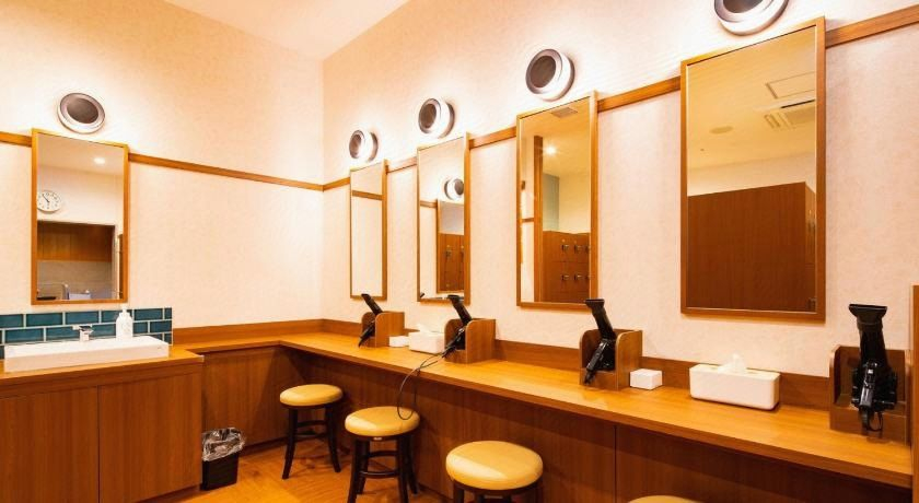 Bathroom 3, U Neru, Narashino
