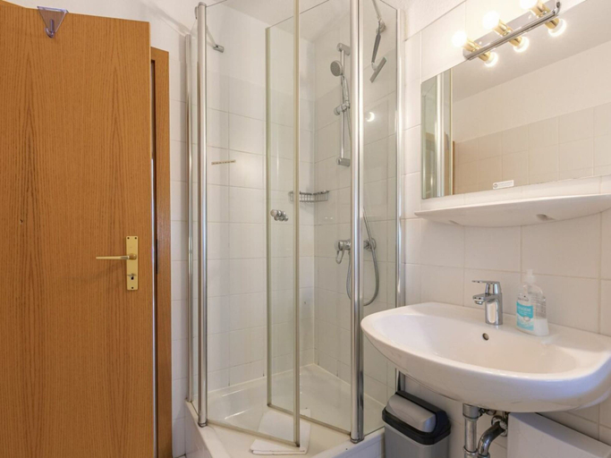 Bathroom 5, 4 "duckdalben", Nordfriesland