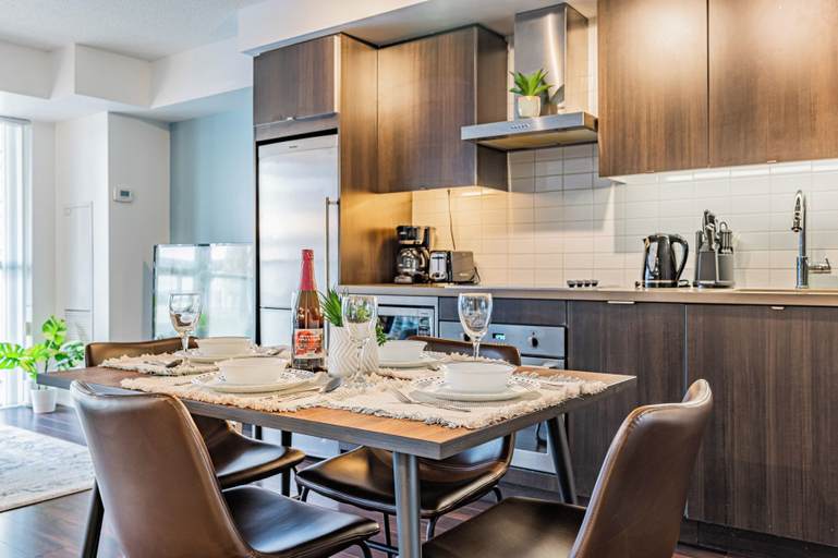 Others 3, The Modern Suites - Downtown Toronto, Toronto