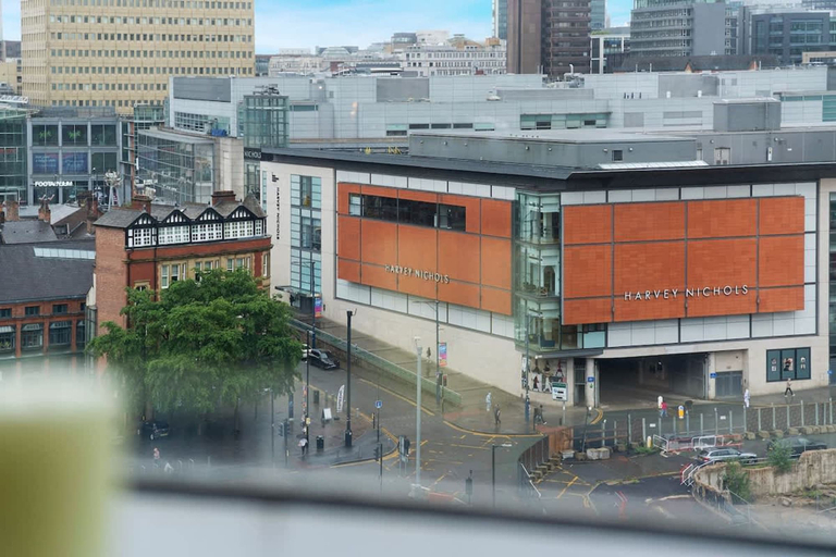 Others 2, Amazing Location for Couples With Gym and Pool, Manchester