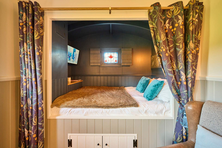 Others 2, Host and Stay | Florence, Norfolk