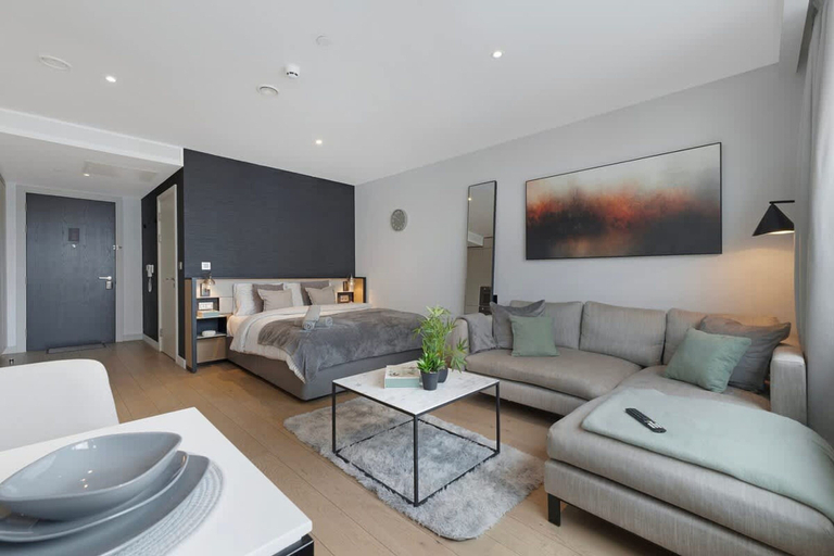 Others 4, Amazing Location for Couples With Gym and Pool, Manchester