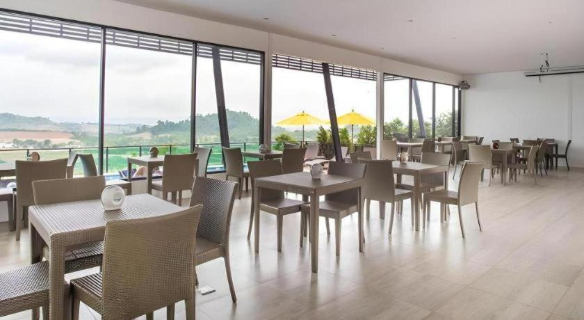 Food & Drinks, Chantara Valley Resort, Wang Num Khiaw