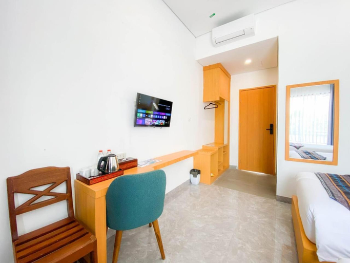Bedroom 2, Queen Parrona Hotel, North Tapanuli