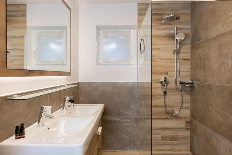 Bathroom 3, Avenida Style Appartements by Alpin Rentals - Incl Summercard, Zell am See