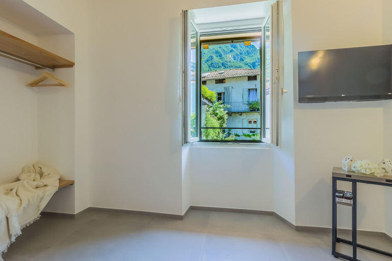 Others 5, C Magnolia Appartamento 4, Lecco