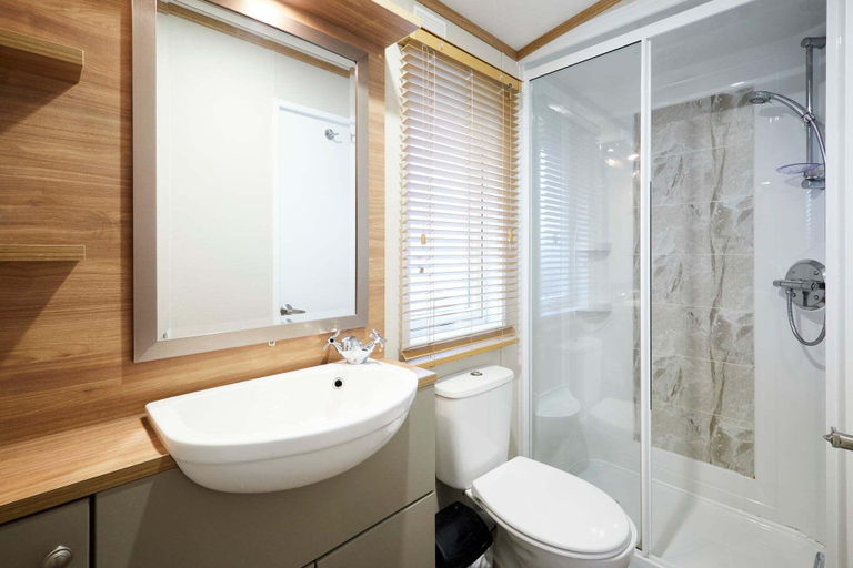 Bathroom, Host and Stay | La Hacienda, Northumberland