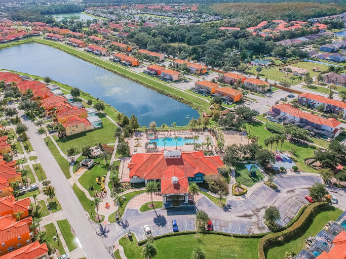 Others 3, 3BR Bella Vida Pool Home by Walmart, Osceola