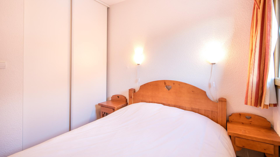 Bedroom 2, Vacanceole - Residence Les Chalets de la Ramoure, Savoie