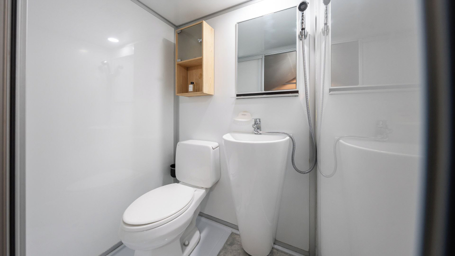 Bathroom 3, Chaesonghwa Glamping in Yeongcheon, Yeongcheon