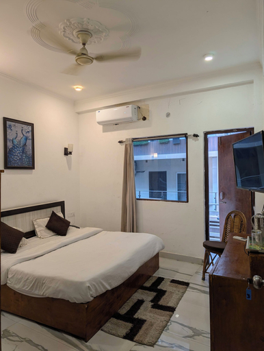 Others 5, Vajra Laxmi Narayan Hotel, Garhwal