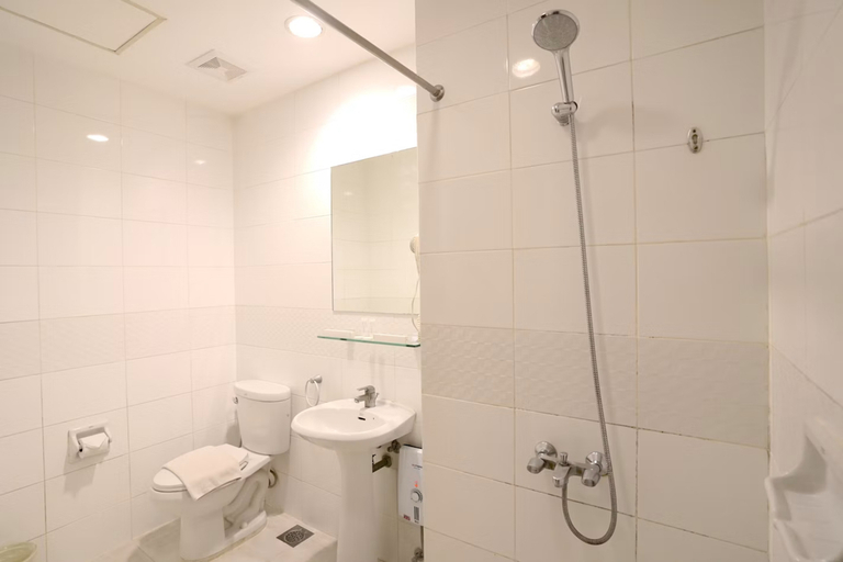 Bathroom 4, Alpa City Suites, Mandaue City