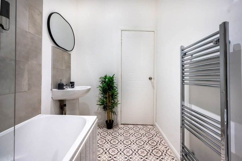 Others 4, Homely 2 Bed Close to Leeds City Center Sleeps 3, Kirklees