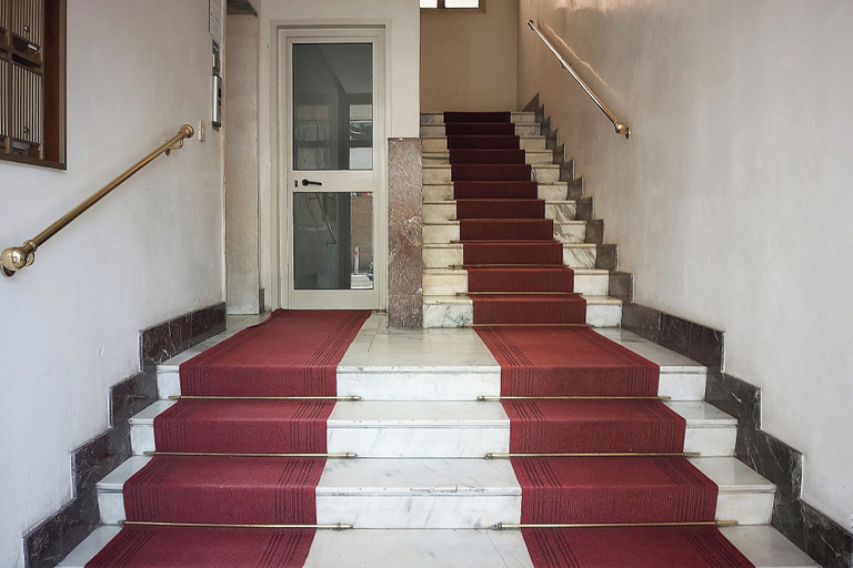 Others 4, Sunlit-balcony, Venezia