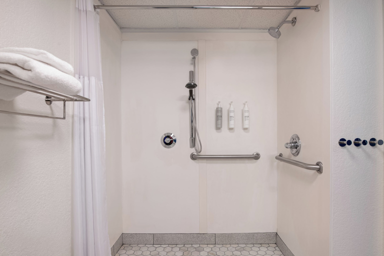 Bathroom 4, Spark by Hilton Charlotte Airport North, Mecklenburg