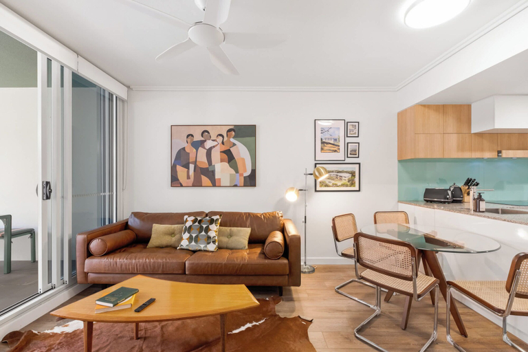 Others 2, Funky Teneriffe - 2bed-2bath-balcony-1car, Newstead