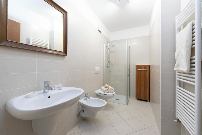 Bathroom, Casa Margherita Few Minutes From Lake, Trento