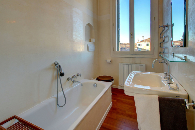 Bathroom 4, PATRIZIO panoramic view, Venezia