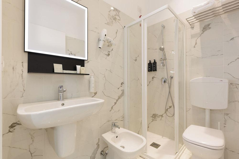 Bathroom, Hotel 22 Marzo, Milano