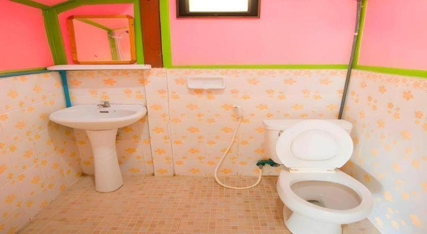 Bathroom 3, Rimtalay Resort Koh Si Chang, Koh Si Chang