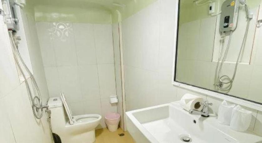 Bathroom, Hy Resort, Muang Chon Buri
