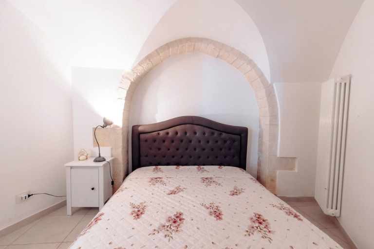 Others 3, Historic Stone Vault in Noci Incl Breakfast, Bari