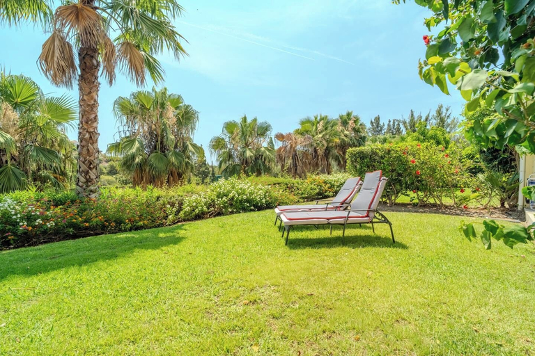 Others 4, Lalq13 Stunning Frontline Golf 3 bed apt, Málaga