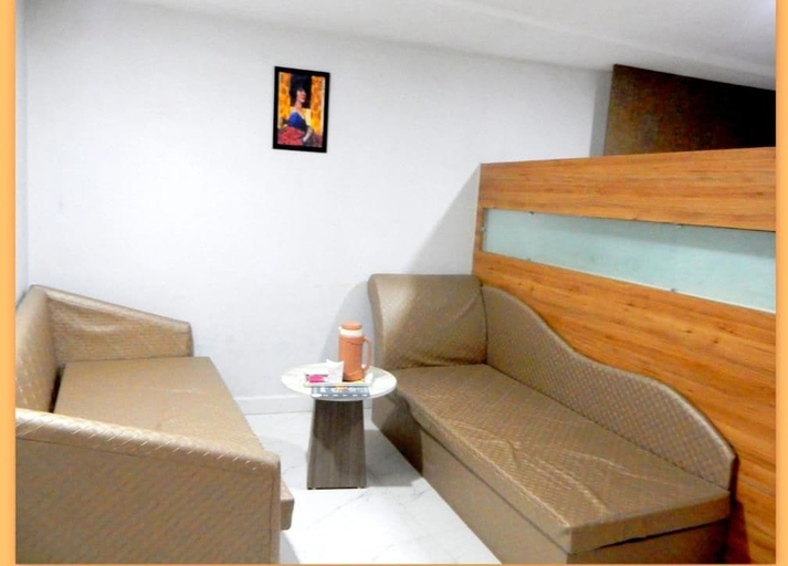 Others 3, hotel atlas palace, Ujjain