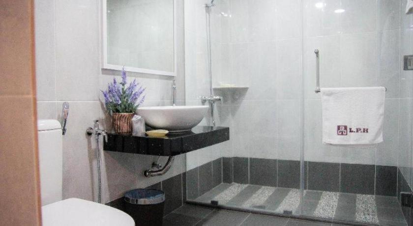 Bathroom 4, Lipis Plaza Hotel, Lipis