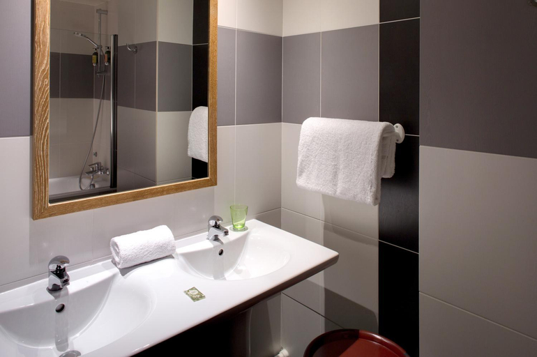 Bathroom 4, Hotel Chouette, Paris