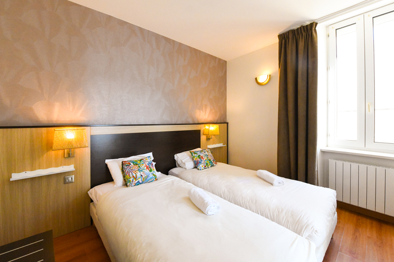 Bedroom 3, Hôtel Le Coureau, Charente-Maritime