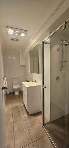 Bathroom 4, Parkville Place Serviced Apartments, Melbourne