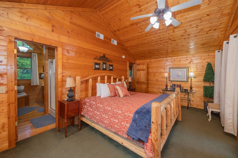 Bedroom 2, Sonny Daze, Sevier