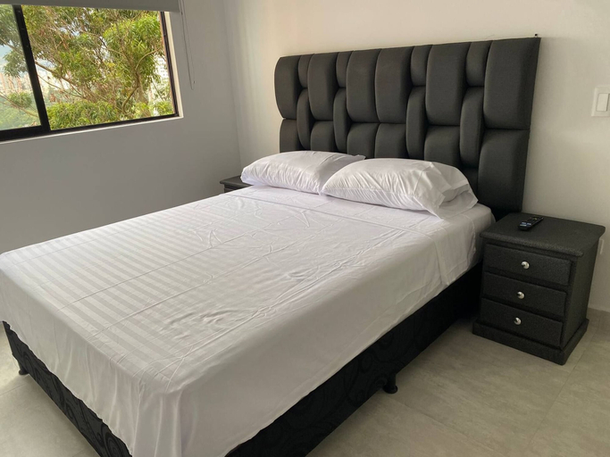 Others 5, Aves María 6th Floor With Balcony and Parking, Sabaneta