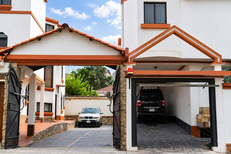 Others 5, Calacoto Queen Suite Sleeps 4 Zona Sur Wi-fi, Pedro Domingo Murillo