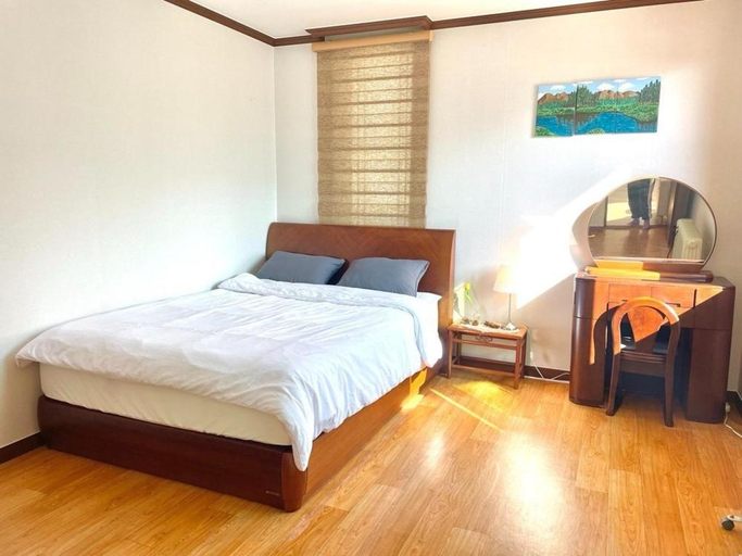 Bedroom 2, Danyang Banggok Forest Private Pension, Danyang