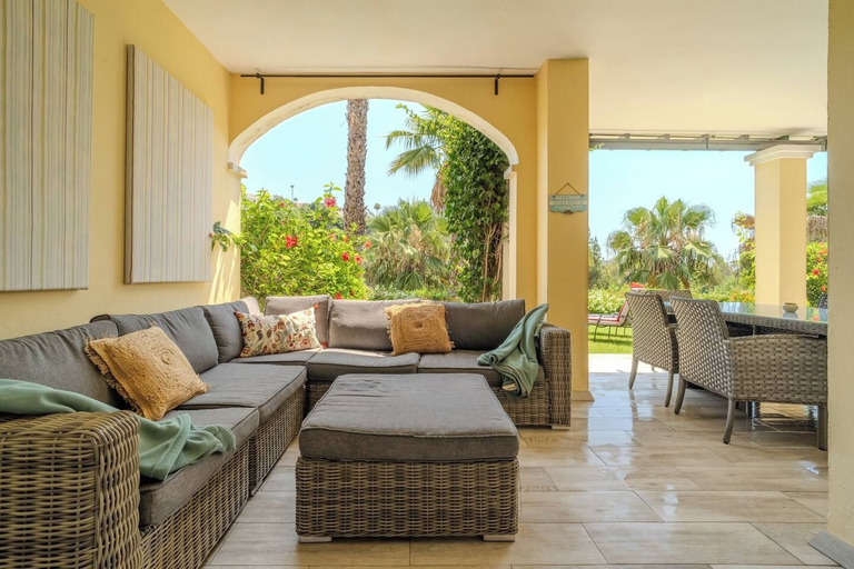 Others 2, Lalq13 Stunning Frontline Golf 3 bed apt, Málaga
