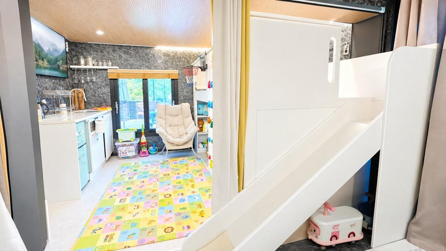 Bedroom 2, Gyegokae Poongdung Pension Camping, Pocheon