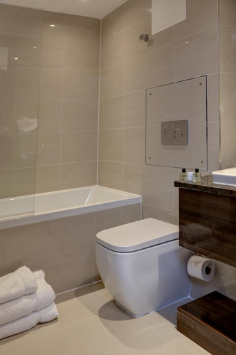 Bathroom 4, The Airlink Hotel London Heathrow, London