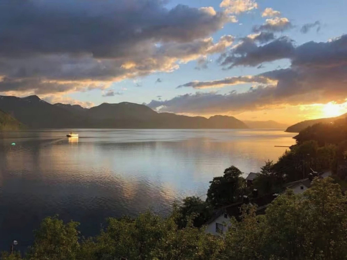 Others 4, Central 2-bedroom Sea View Apartment, Volda
