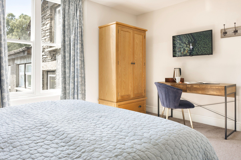 Others 4, First Floor Room Near Lake, Cumbria