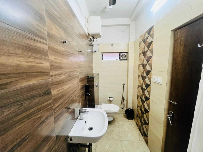 Bathroom 4, Hotel Mount View, Darjiling