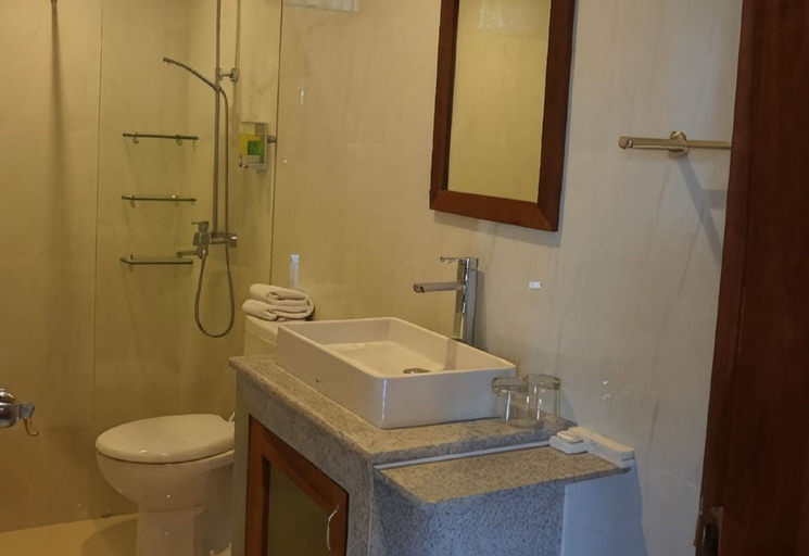 Bathroom 3, Ndalem Hapsari Resort, Sleman