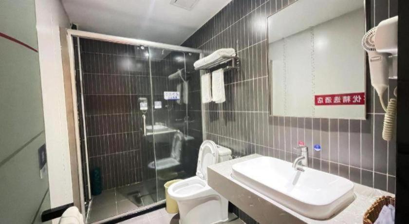 Bathroom, Thank Inn Plus Hotel Guangdong Yunfu Luoding City Municipal, Yunfu