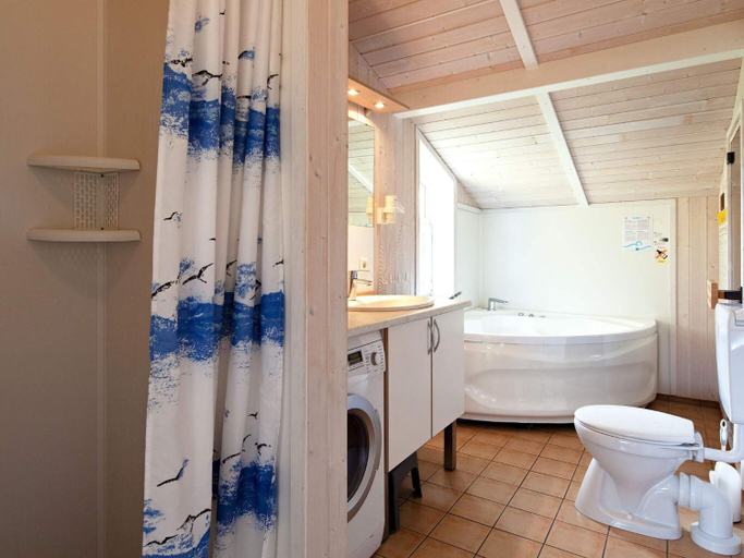 Bathroom 3, person holiday home in GROEMITZ, Ostholstein
