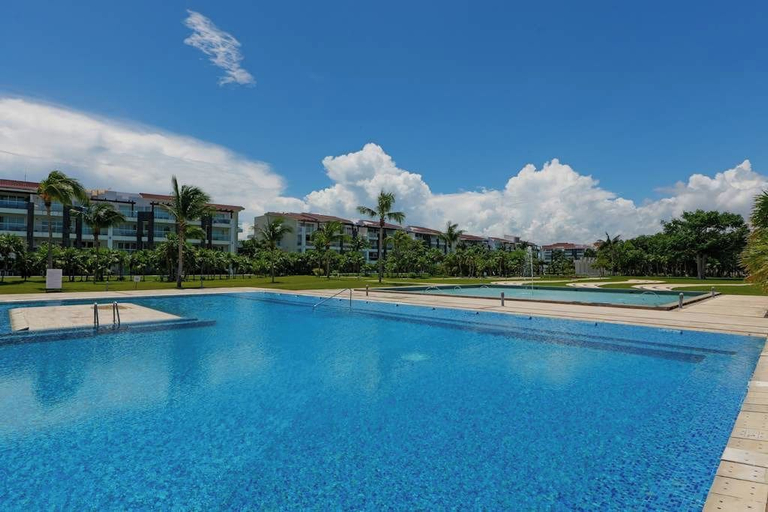 Others 5, Beachfront 3BR Condo, Resort Pool Playa, Cozumel