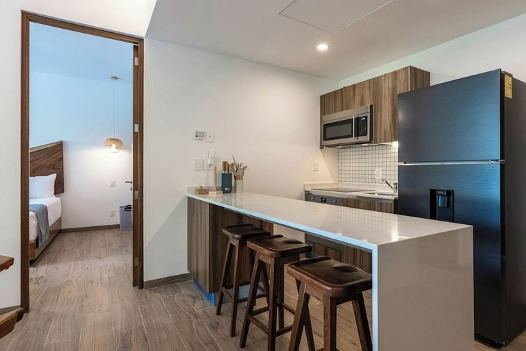 Others 2, Playacar Condo - Balcony - Pools - Sleeps 6, Cozumel